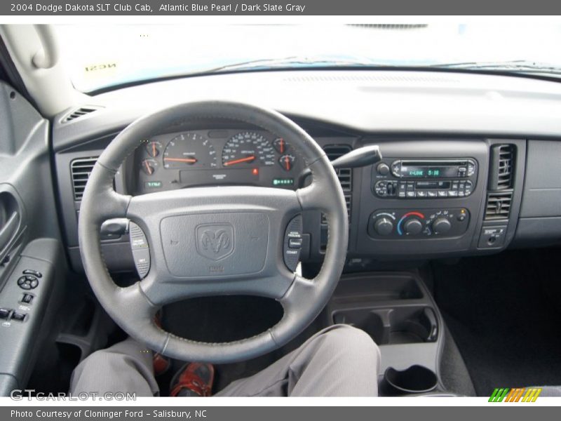 Atlantic Blue Pearl / Dark Slate Gray 2004 Dodge Dakota SLT Club Cab