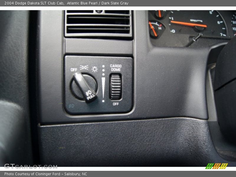 Atlantic Blue Pearl / Dark Slate Gray 2004 Dodge Dakota SLT Club Cab