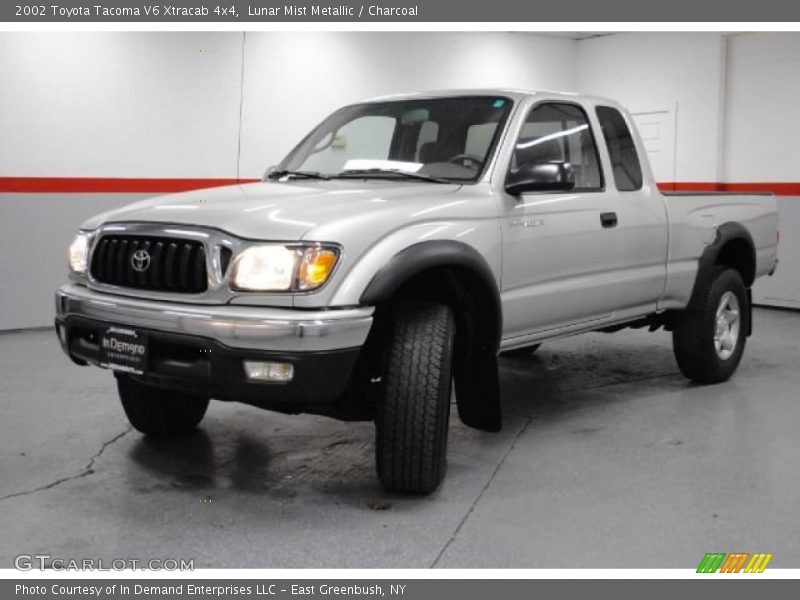 Lunar Mist Metallic / Charcoal 2002 Toyota Tacoma V6 Xtracab 4x4