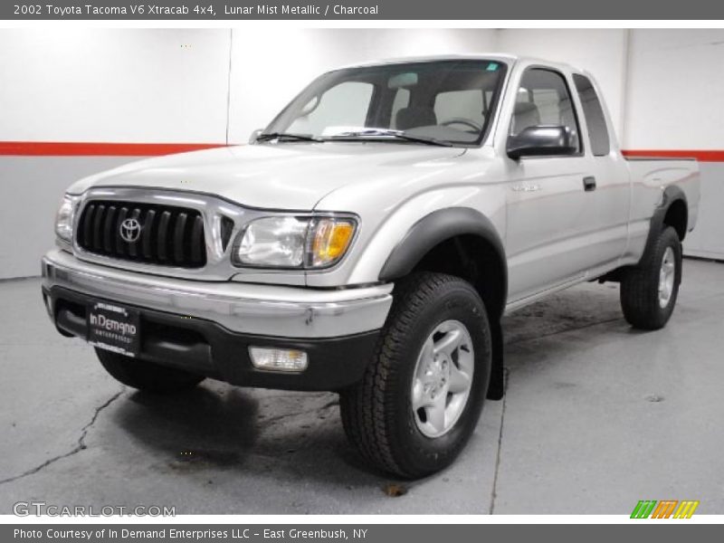 Lunar Mist Metallic / Charcoal 2002 Toyota Tacoma V6 Xtracab 4x4
