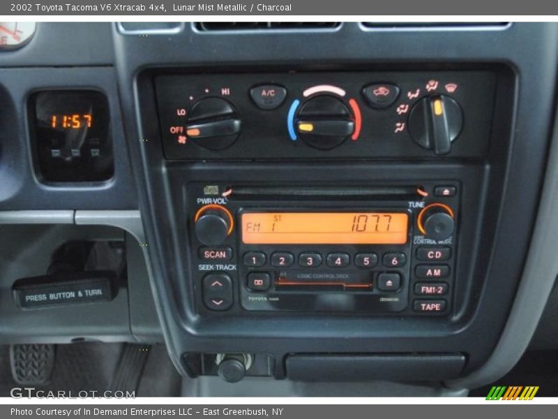 Lunar Mist Metallic / Charcoal 2002 Toyota Tacoma V6 Xtracab 4x4