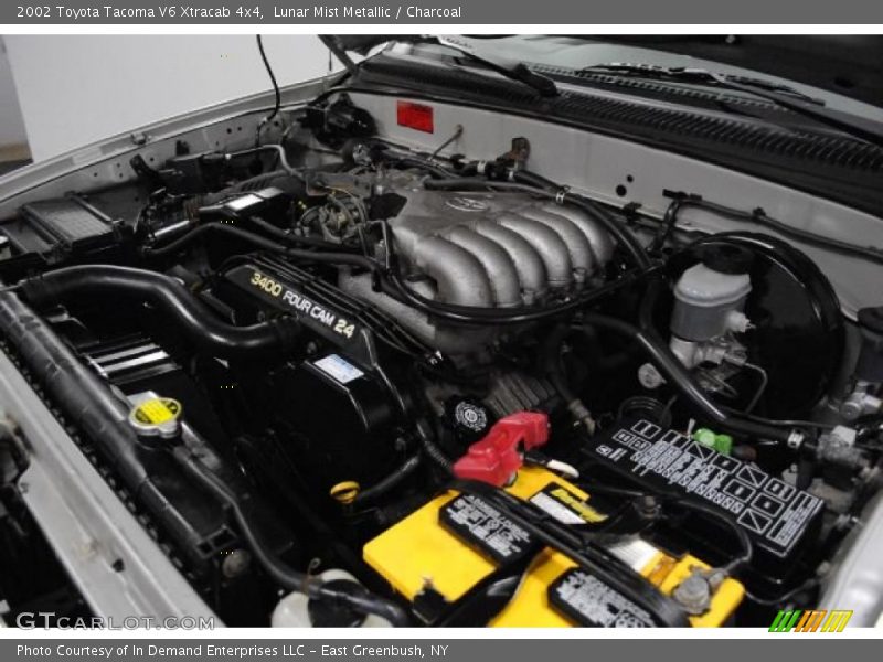 Lunar Mist Metallic / Charcoal 2002 Toyota Tacoma V6 Xtracab 4x4