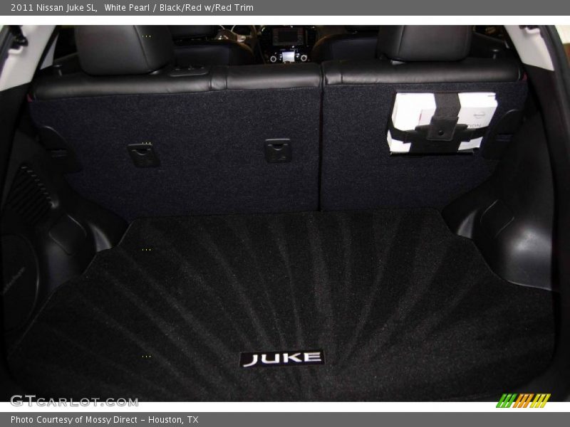 White Pearl / Black/Red w/Red Trim 2011 Nissan Juke SL
