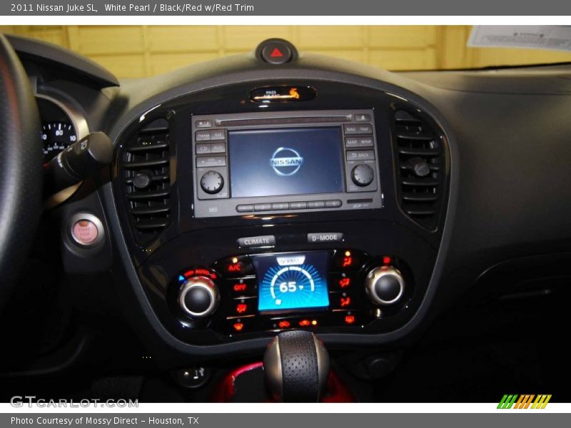 White Pearl / Black/Red w/Red Trim 2011 Nissan Juke SL