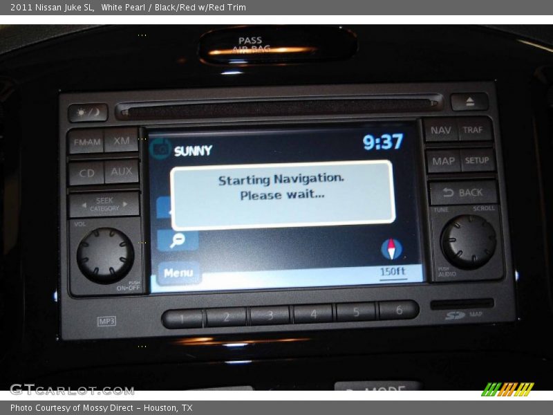 White Pearl / Black/Red w/Red Trim 2011 Nissan Juke SL