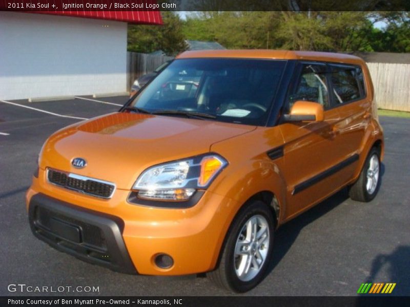 Ignition Orange / Black Soul Logo Cloth 2011 Kia Soul +