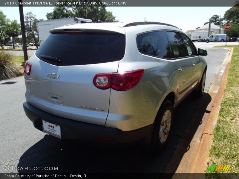 Silver Ice Metallic / Dark Gray/Light Gray 2010 Chevrolet Traverse LS