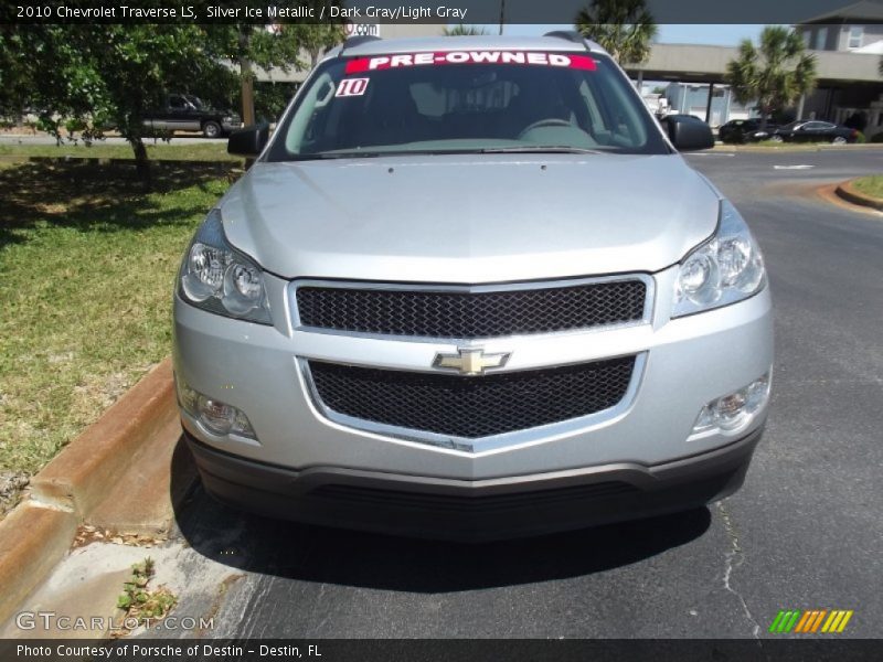 Silver Ice Metallic / Dark Gray/Light Gray 2010 Chevrolet Traverse LS