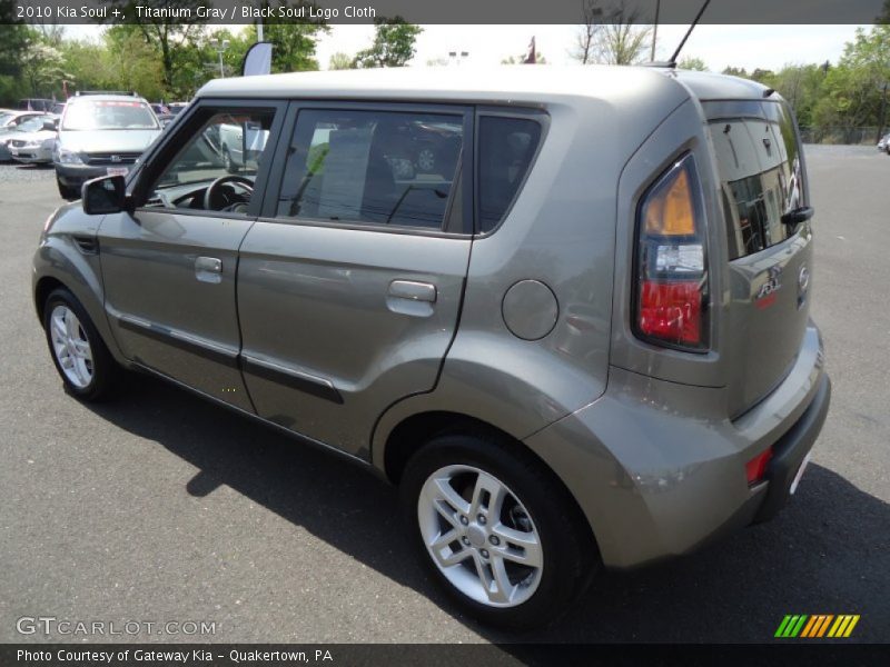 Titanium Gray / Black Soul Logo Cloth 2010 Kia Soul +