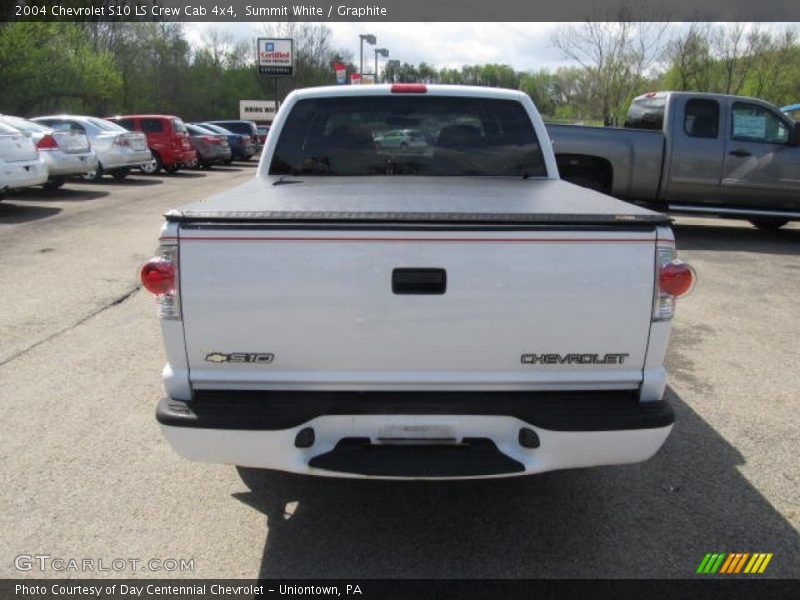 Summit White / Graphite 2004 Chevrolet S10 LS Crew Cab 4x4