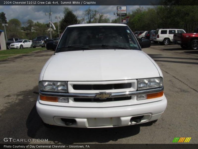 Summit White / Graphite 2004 Chevrolet S10 LS Crew Cab 4x4