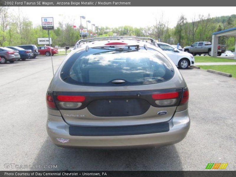 Arizona Beige Metallic / Medium Parchment 2002 Ford Taurus SE Wagon