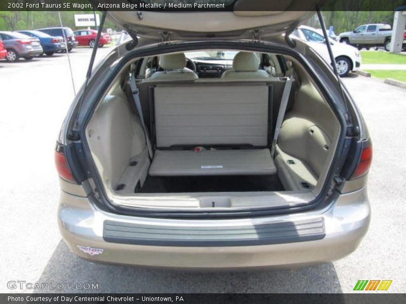Arizona Beige Metallic / Medium Parchment 2002 Ford Taurus SE Wagon