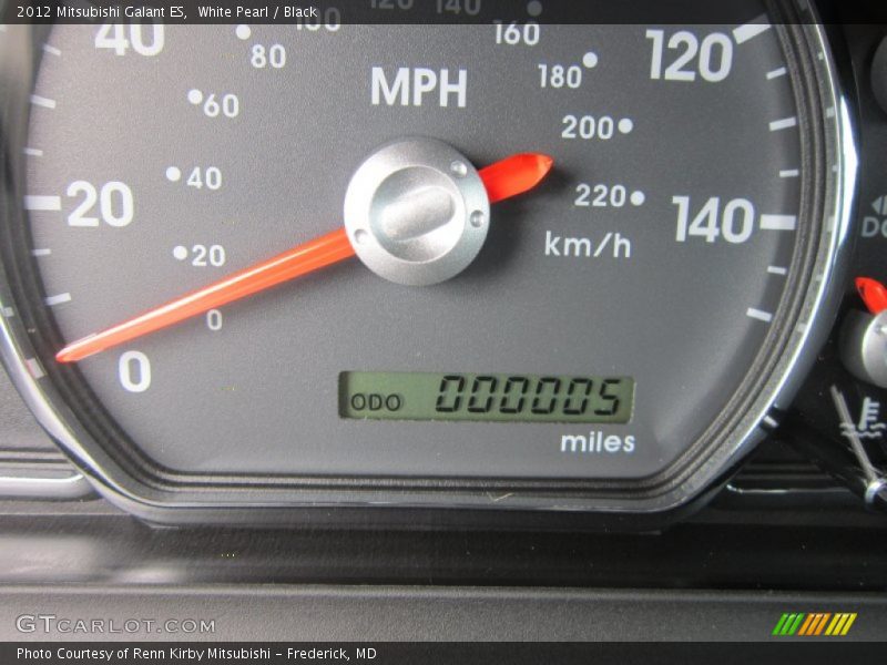 White Pearl / Black 2012 Mitsubishi Galant ES