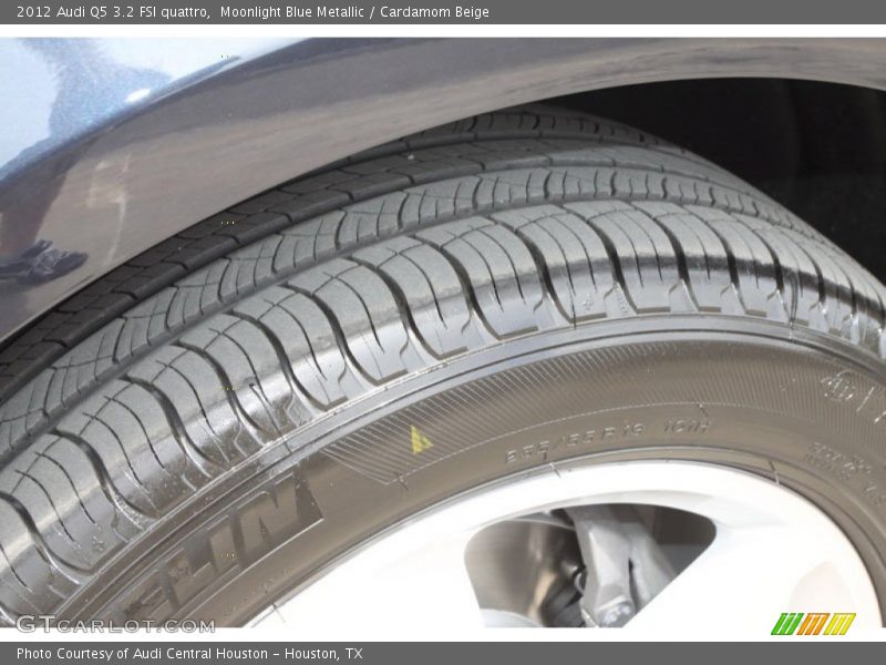 Moonlight Blue Metallic / Cardamom Beige 2012 Audi Q5 3.2 FSI quattro