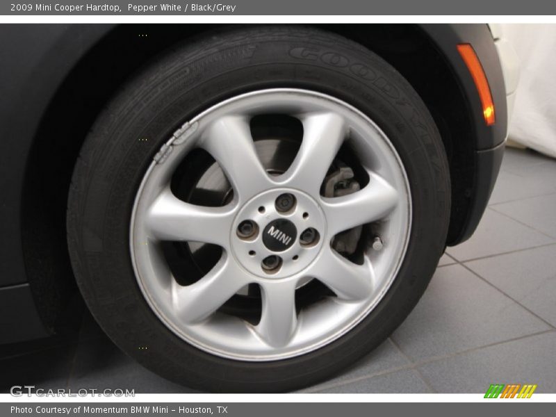 Pepper White / Black/Grey 2009 Mini Cooper Hardtop