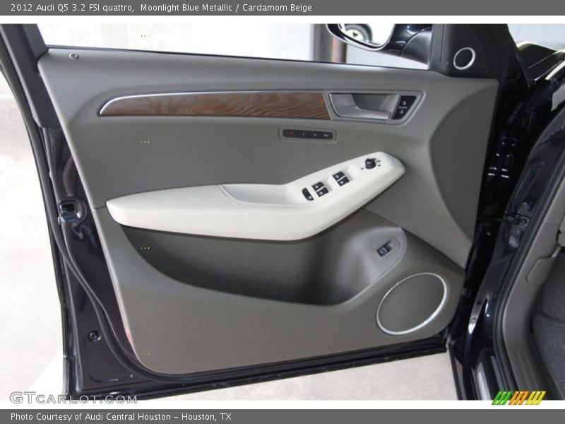 Moonlight Blue Metallic / Cardamom Beige 2012 Audi Q5 3.2 FSI quattro