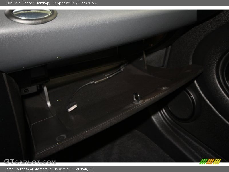 Pepper White / Black/Grey 2009 Mini Cooper Hardtop