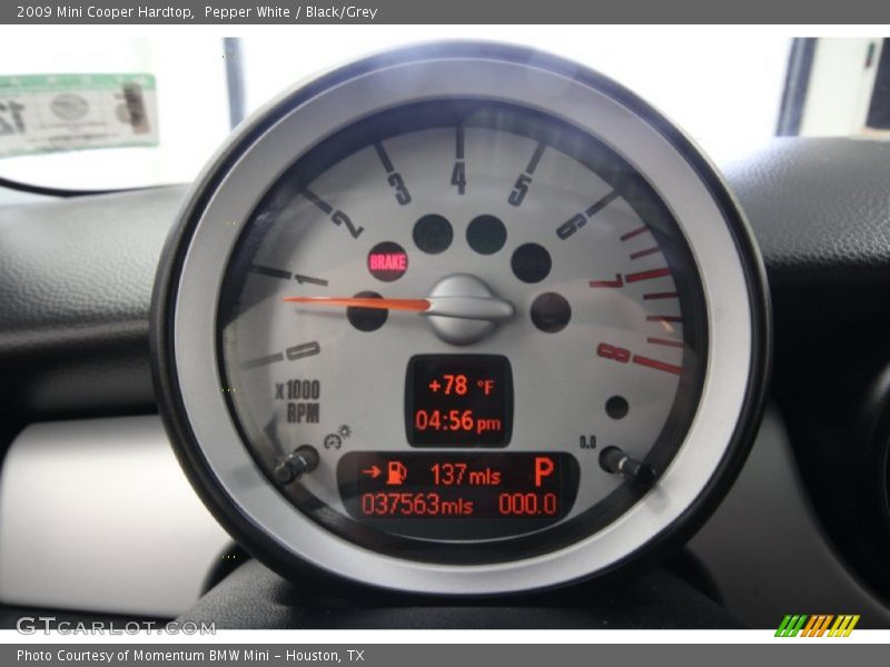 Pepper White / Black/Grey 2009 Mini Cooper Hardtop