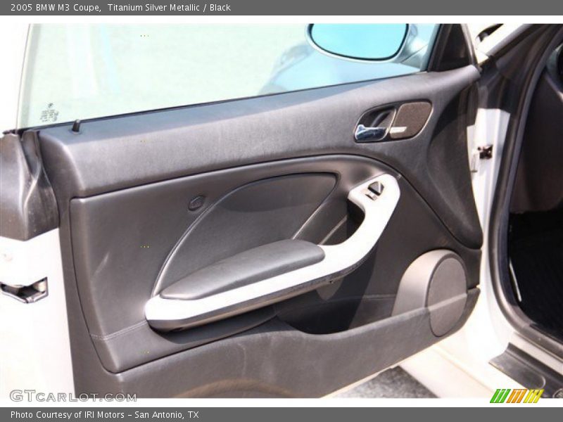 Door Panel of 2005 M3 Coupe