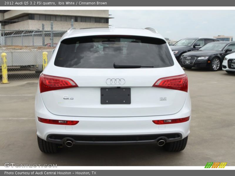 Ibis White / Cinnamon Brown 2012 Audi Q5 3.2 FSI quattro