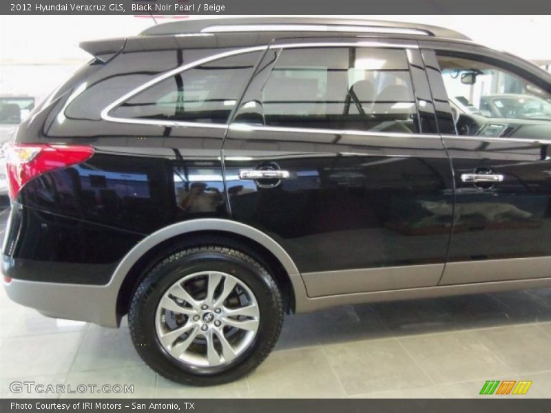 Black Noir Pearl / Beige 2012 Hyundai Veracruz GLS