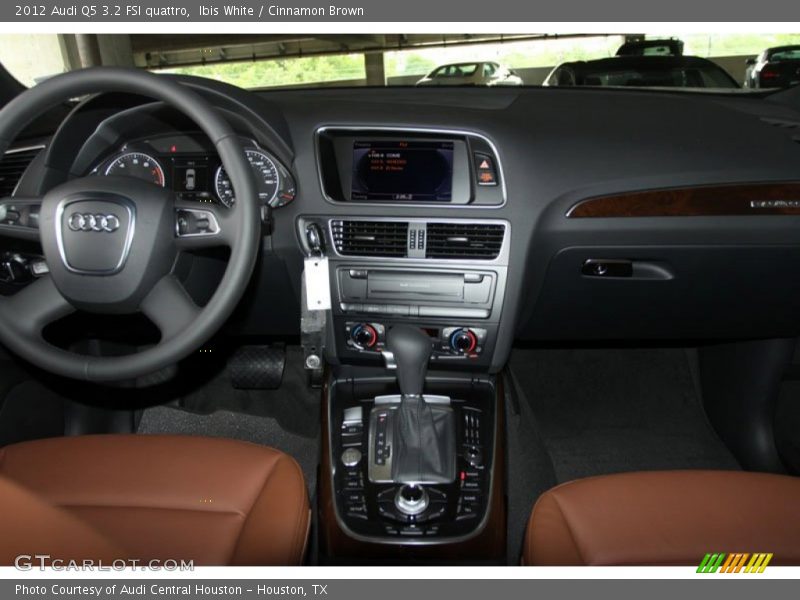 Ibis White / Cinnamon Brown 2012 Audi Q5 3.2 FSI quattro