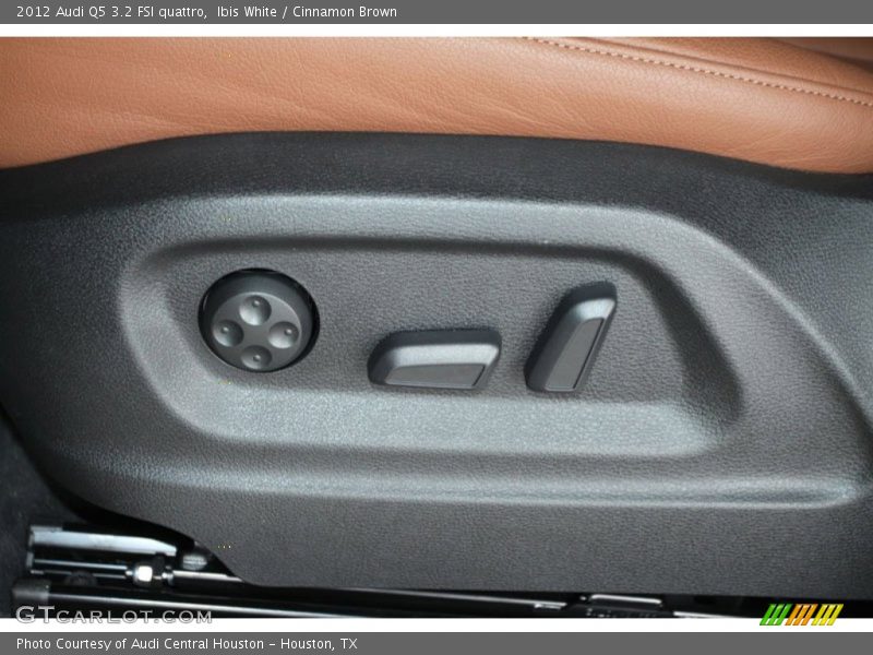Ibis White / Cinnamon Brown 2012 Audi Q5 3.2 FSI quattro