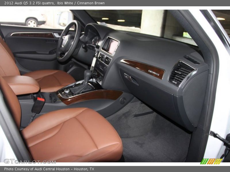 Ibis White / Cinnamon Brown 2012 Audi Q5 3.2 FSI quattro