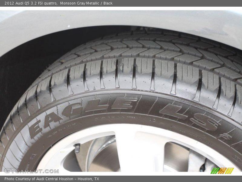 Monsoon Gray Metallic / Black 2012 Audi Q5 3.2 FSI quattro