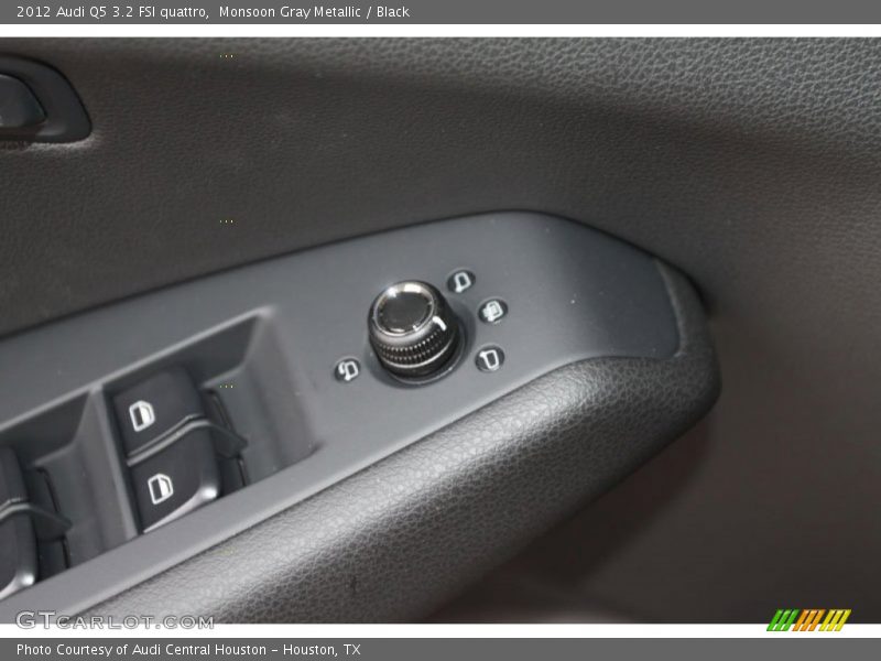 Monsoon Gray Metallic / Black 2012 Audi Q5 3.2 FSI quattro