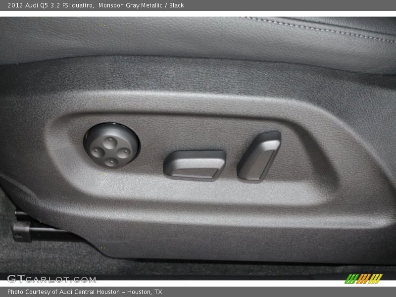 Monsoon Gray Metallic / Black 2012 Audi Q5 3.2 FSI quattro