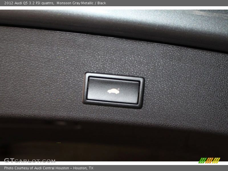 Monsoon Gray Metallic / Black 2012 Audi Q5 3.2 FSI quattro