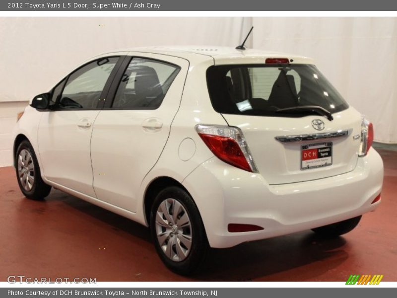 Super White / Ash Gray 2012 Toyota Yaris L 5 Door