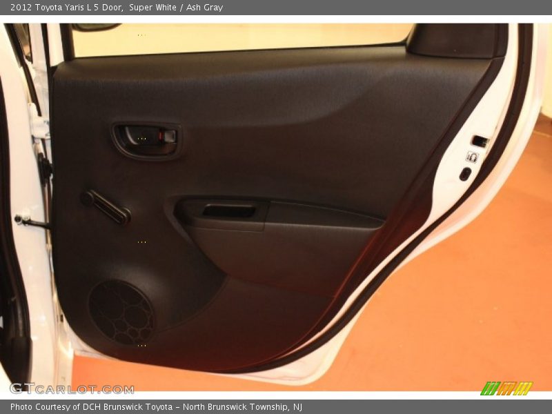 Super White / Ash Gray 2012 Toyota Yaris L 5 Door