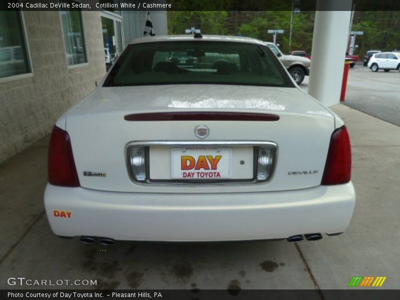 Cotillion White / Cashmere 2004 Cadillac DeVille Sedan