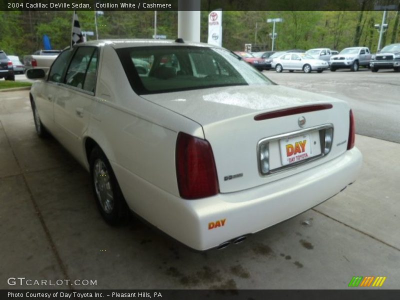 Cotillion White / Cashmere 2004 Cadillac DeVille Sedan