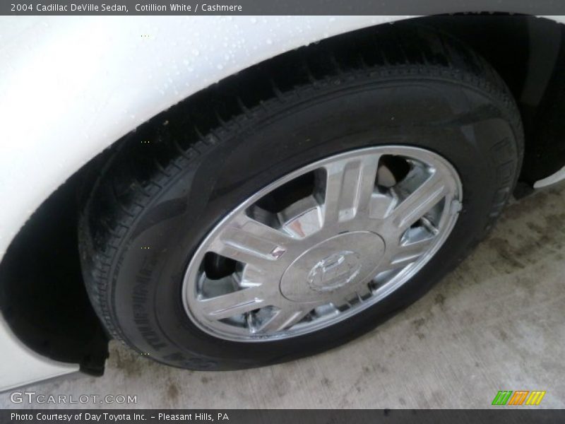 Cotillion White / Cashmere 2004 Cadillac DeVille Sedan