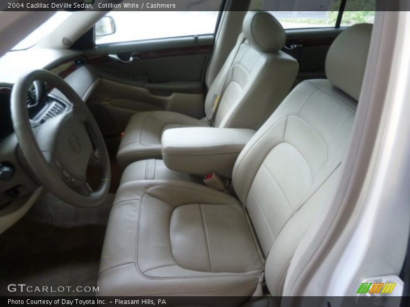 Cotillion White / Cashmere 2004 Cadillac DeVille Sedan