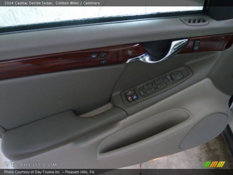 Cotillion White / Cashmere 2004 Cadillac DeVille Sedan