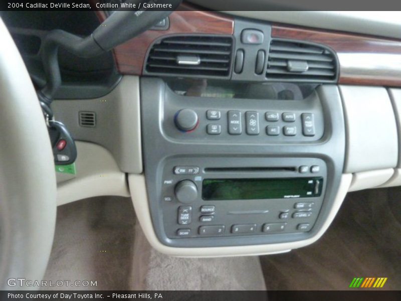 Cotillion White / Cashmere 2004 Cadillac DeVille Sedan