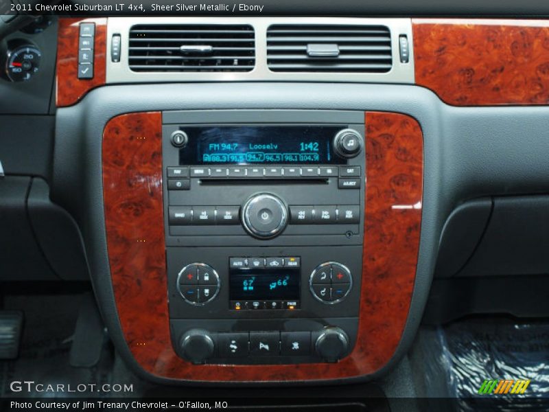 Sheer Silver Metallic / Ebony 2011 Chevrolet Suburban LT 4x4