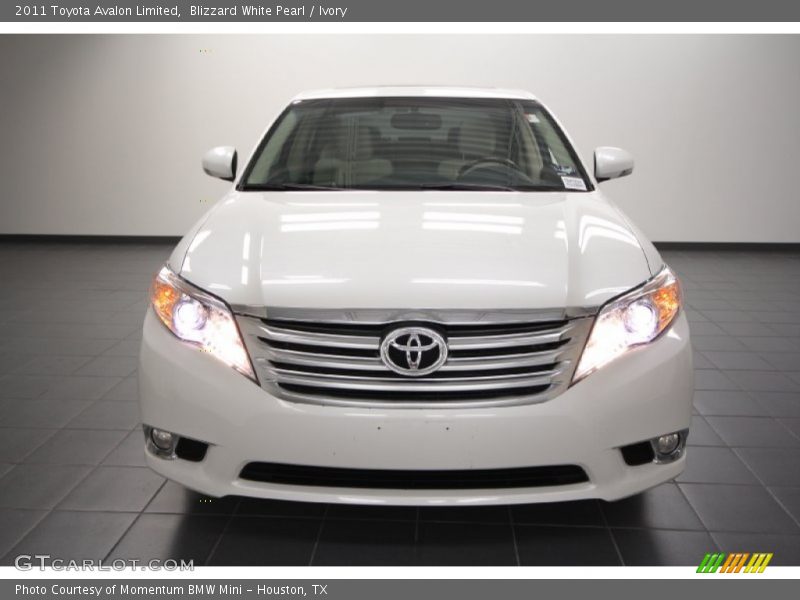 Blizzard White Pearl / Ivory 2011 Toyota Avalon Limited