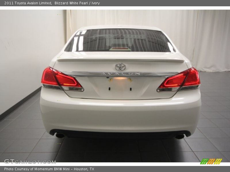 Blizzard White Pearl / Ivory 2011 Toyota Avalon Limited