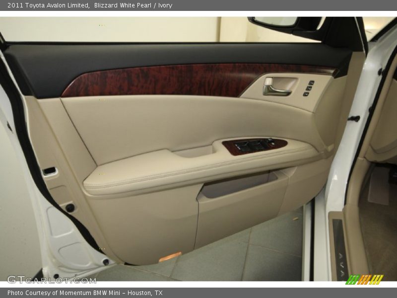 Blizzard White Pearl / Ivory 2011 Toyota Avalon Limited