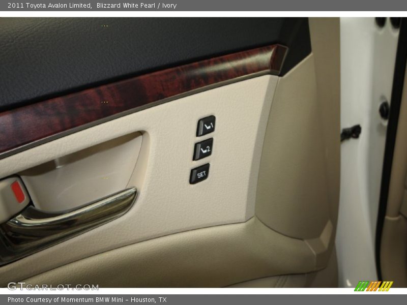 Blizzard White Pearl / Ivory 2011 Toyota Avalon Limited