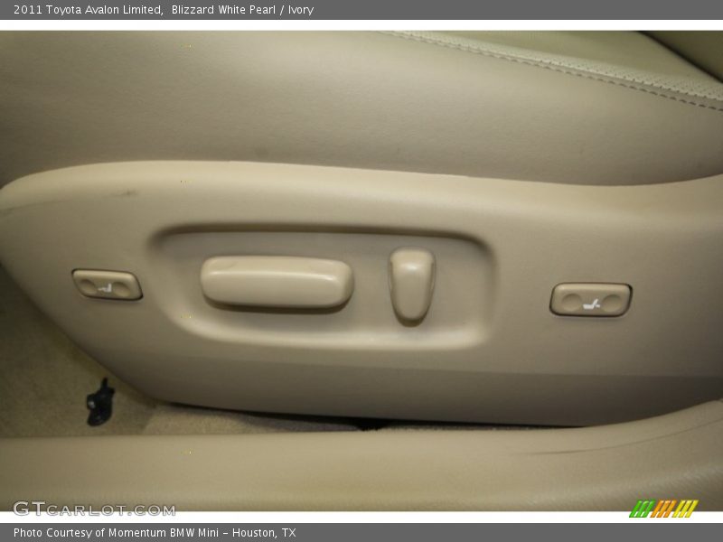 Blizzard White Pearl / Ivory 2011 Toyota Avalon Limited