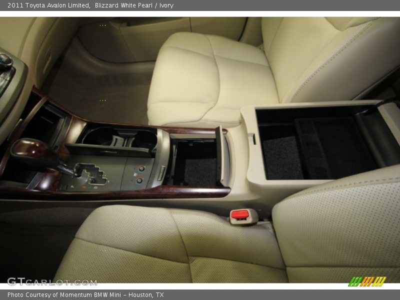 Blizzard White Pearl / Ivory 2011 Toyota Avalon Limited