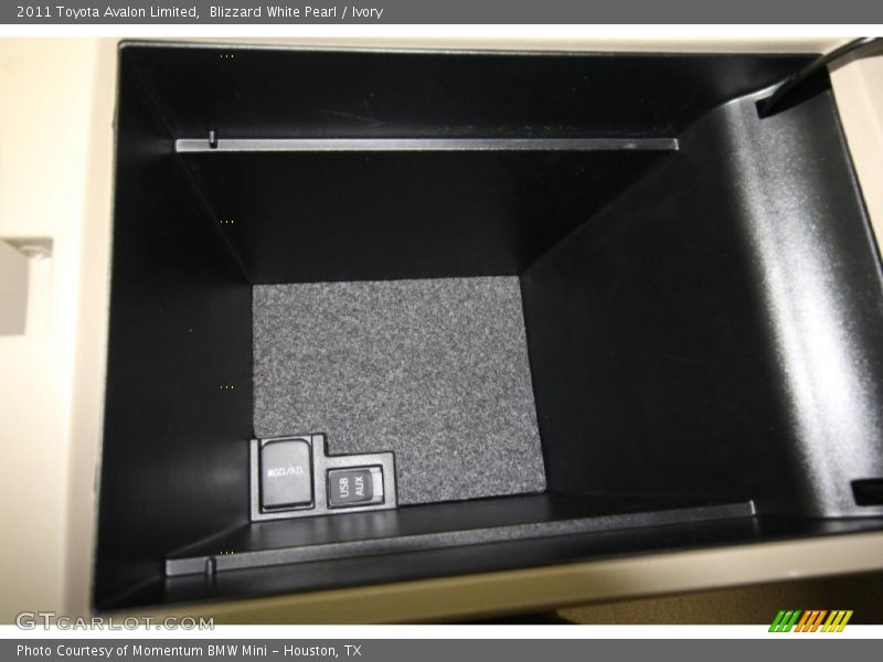 Blizzard White Pearl / Ivory 2011 Toyota Avalon Limited