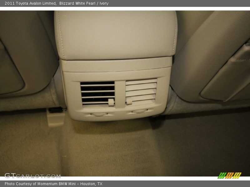 Blizzard White Pearl / Ivory 2011 Toyota Avalon Limited